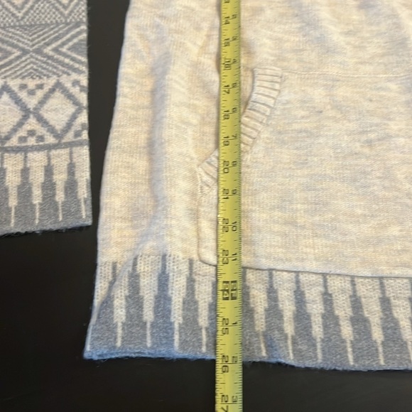 Hem & thread Cozy Cream and Gray Patterned Hoodie - Picture 2 of 8